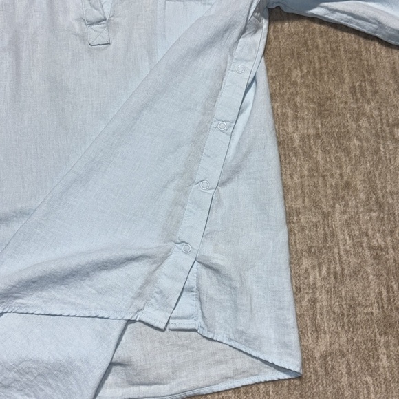 XL Maternity Top Linen Isabel by Ingrid &Isabel Baby blue snap sides long sleeve - Picture 2 of 5